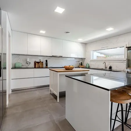 Casa Alzaitun, With Heated Pool 펜션