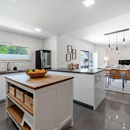 Casa Alzaitun, With Heated Pool Azeitao