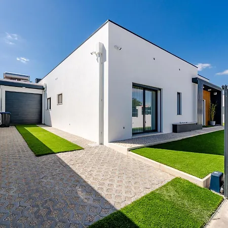 Casa Alzaitun, With Heated Pool