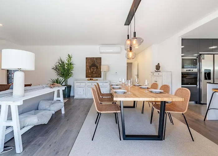 Casa Alzaitun, With Heated Pool Feriehus