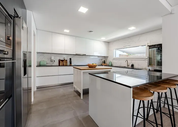 Casa Alzaitun, With Heated Pool Feriehus